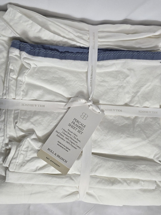 Boll And Branch Percale Hemmed Sheet Set, King/Cal King - White/Bay - Picture 7 of 9